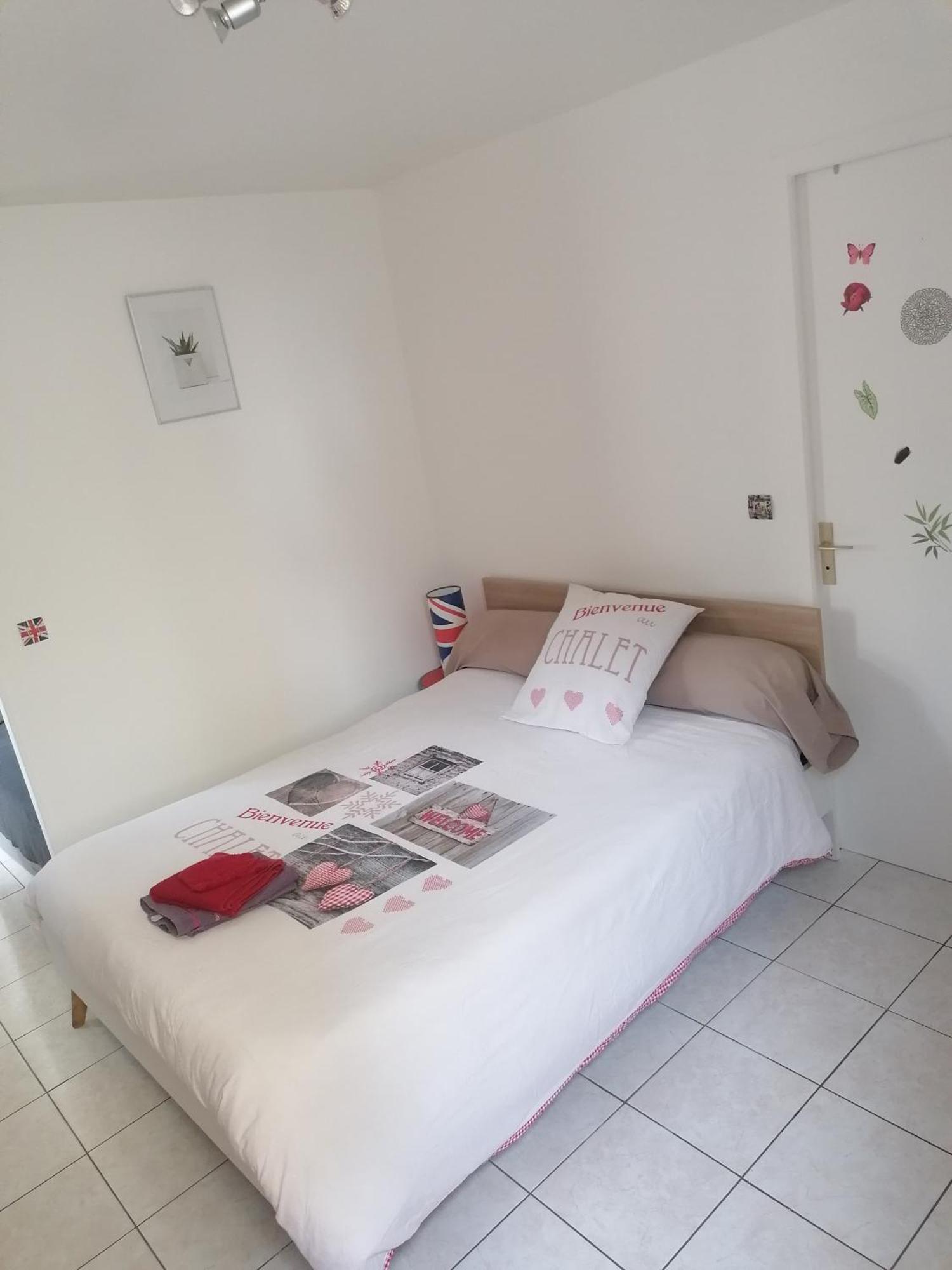 Le Petit Chalet -Appartement Proche De La Vieille Ville , Du Centre Ville Et Du Tram- Petit Dejeuner Offert Le Mans Esterno foto